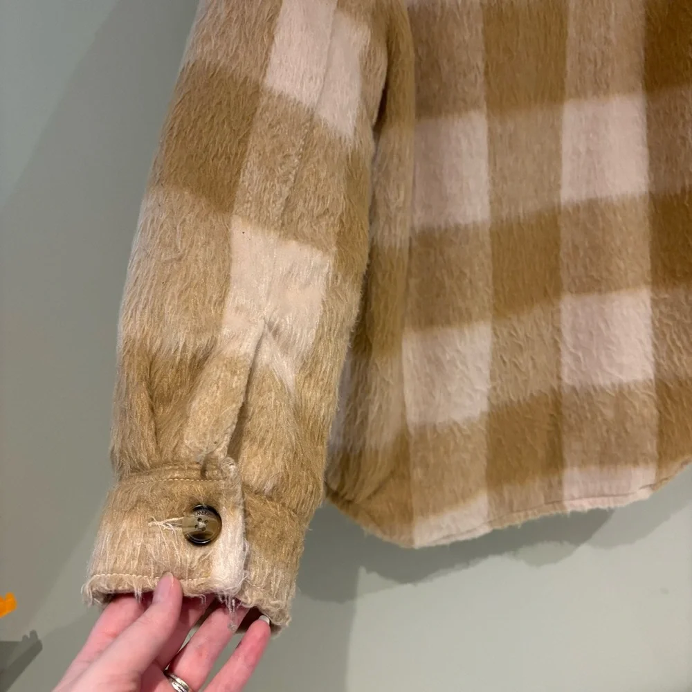 American Eagle Outfitters Cream and Tan Fleece Jacket - Picture 5 of 7